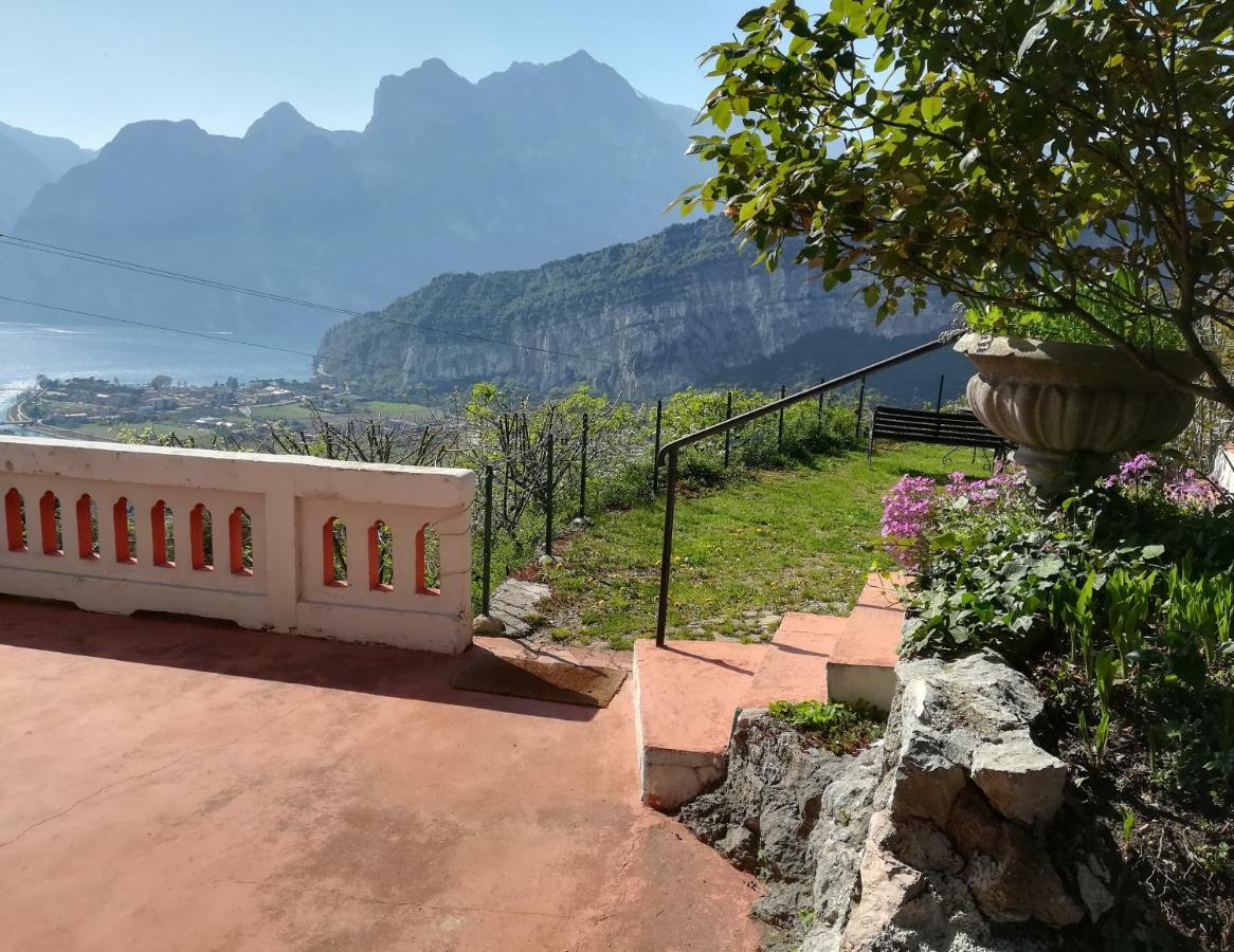 Garden Belvedere B&B Torbole Sul Garda Exterior foto